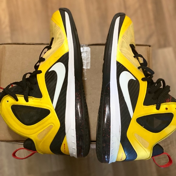 Sneakers - Picture 3 of 7